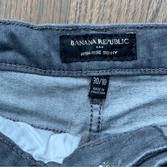 Banana Republic High-Rise Skinny Jean, Size 30/10 - Picture 3 of 8